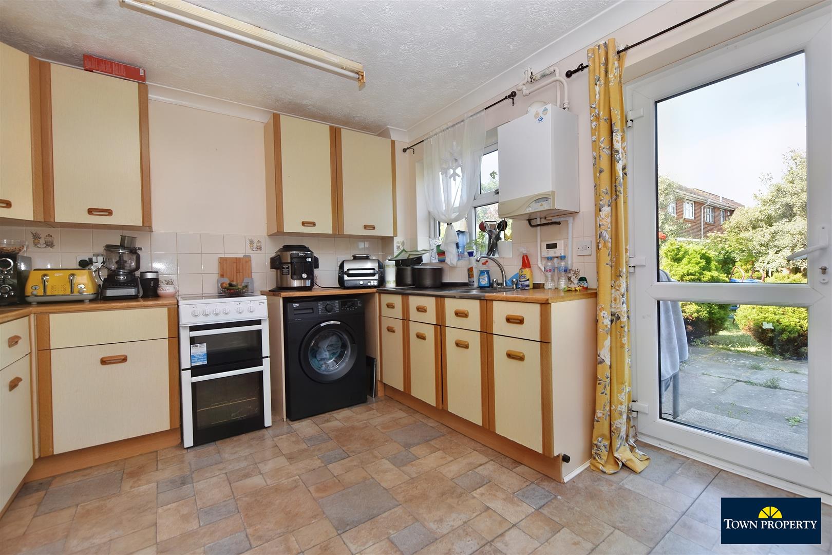 Property Details for Blakes Way Eastbourne BN23 6EN Town Property